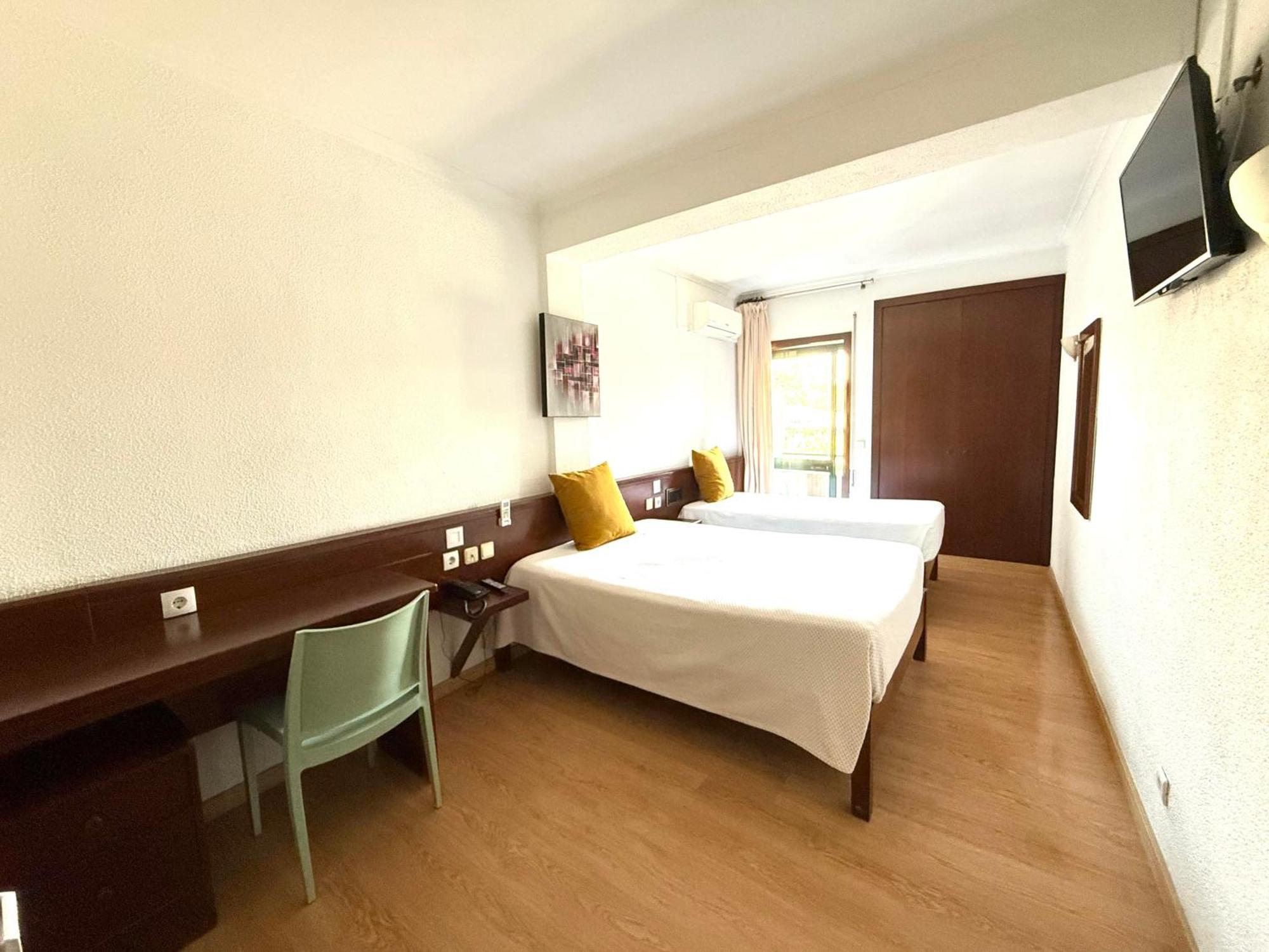 Residencial Dona Teresa Hotel Maia  Luaran gambar